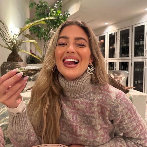 Auth BN Chanel Metal Gold Heart Large Earrings - Picture 6 of 6